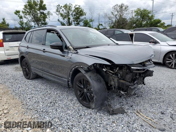 2022 Volkswagen Tiguan SE R-Line Black с VIN 3VVCB7AX1NM063447, выставлен на аукционе Copart как лот 59599855 с пробегом 53 400 миль миль и На запчасти • Non repairable. История ставок и продаж доступна на DreamBid. Изображение 4.