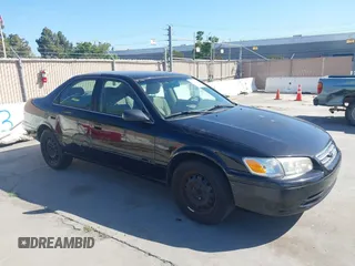 2000 Toyota Camry CE z VIN JT2BG22K7Y0401287, wystawiony jako IAAI lot #42303377 z przebiegiem 118 491 mil mil oraz . Historia ofert i sprzedaży dostępna na DreamBid. Obrazek 1.