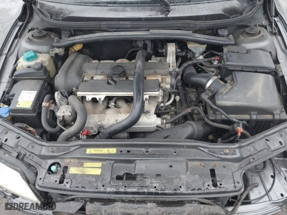 2006 Volvo S60 2.5T with VIN YV1RH592062546113, listed as a IAAI auction lot 41688006 with 185,277 mi miles. Bid and sale history available at carsss.com. Image 10.