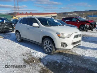2015 Mitsubishi Outlander Sport ES with VIN 4A4AR3AU7FE014835, listed as a IAAI auction lot 41282044 with 29,567 mi miles. Bid and sale history available at carsss.com. Image 1.