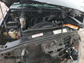 1999 GMC Jimmy SLE with VIN 1GKDT13W3X2522381, listed as a Copart auction lot 83219014 with 0 mi miles and Non Repairable. Bid and sale history available at carsss.com. Image 12.