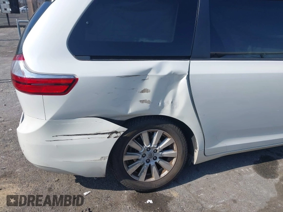 2017 Toyota Sienna XLE Auto Access Seat z VIN 5TDYZ3DC0HS868989, wystawiony jako IAAI lot #42174075 z przebiegiem 189 634 mil mil oraz . Historia ofert i sprzedaży dostępna na DreamBid. Obrazek 6.