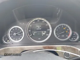 2010 Mercedes-Benz E 350 Luxury z VIN WDDHF8HB1AA259975, wystawiony jako IAAI lot #42111436 z przebiegiem 244 147 mil mil oraz . Historia ofert i sprzedaży dostępna na DreamBid. Obrazek 7.