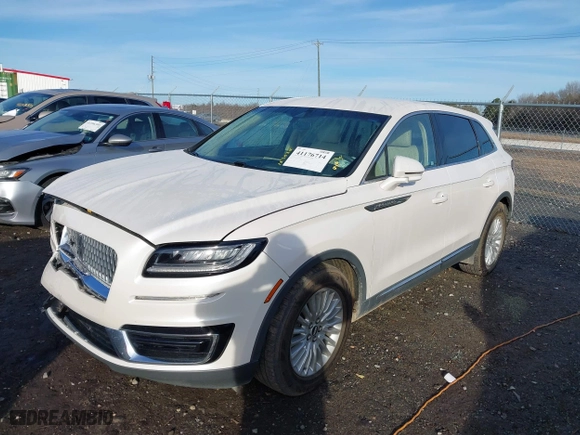 2019 Lincoln Nautilus Standard with VIN 2LMPJ8J93KBL19868, listed as a IAAI auction lot 41176714 with 87,324 mi miles. Bid and sale history available at carsss.com. Image 18.