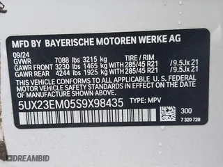 2025 BMW X7 xDrive40i with VIN 5UX23EM05S9X98435, listed as a IAAI auction lot 41476358 with 2,946 mi miles. Bid and sale history available at carsss.com. Image 9.
