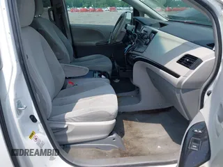 2014 Toyota Sienna LE AAS с VIN 5TDKK3DC9ES496428, выставлен на аукционе IAAI как лот 42623561 с пробегом 432 867 миль миль и . История ставок и продаж доступна на DreamBid. Изображение 5.
