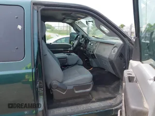 2011 Ford F-250 XL z VIN 1FT7X2BT5BEC44942, wystawiony jako IAAI lot #42383561 z przebiegiem 112 146 mil mil oraz . Historia ofert i sprzedaży dostępna na DreamBid. Obrazek 5.
