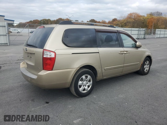 2008 Kia Sedona LX with VIN KNDMB233586217761, listed as a Copart auction lot 77362824 with 145,064 mi miles and Clean Title. Bid and sale history available at carsss.com. Image 3.
