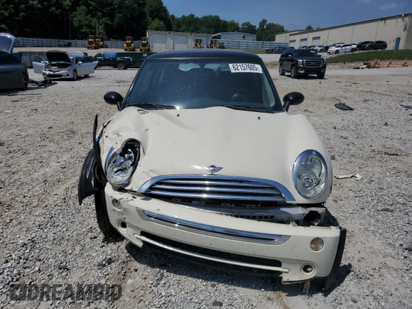 2006 MINI Hardtop с VIN WMWRC33516TK70432, выставлен на аукционе Copart как лот 62157605 с пробегом 139 823 миль миль и Списание • Salvage title. История ставок и продаж доступна на DreamBid. Изображение 5.
