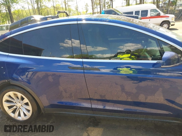 2016 Tesla Model X 70D z VIN 5YJXCBE20GF006744, wystawiony jako IAAI lot #42045005 z przebiegiem 169 619 mil mil oraz . Historia ofert i sprzedaży dostępna na DreamBid. Obrazek 13.