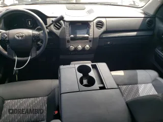 2021 Toyota Tundra SR z VIN 5TFRY5F17MX286018, wystawiony jako Copart lot #61780125 z przebiegiem 83 161 mil mil oraz Szkoda całkowita • Salvage title. Historia ofert i sprzedaży dostępna na DreamBid. Obrazek 8.