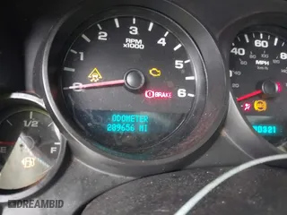 2007 Chevrolet Silverado 1500 LT w/1LT with VIN 2GCEC13C471705066, listed as a IAAI auction lot 41291924 with 289,656 mi miles. Bid and sale history available at carsss.com. Image 7.