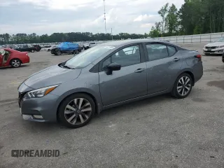 2020 Nissan Versa SR z VIN 3N1CN8FVXLL864807, wystawiony jako Copart lot #54011935 z przebiegiem 159 483 mil mil oraz Szkoda całkowita • Salvage title. Historia ofert i sprzedaży dostępna na DreamBid. Obrazek 1.