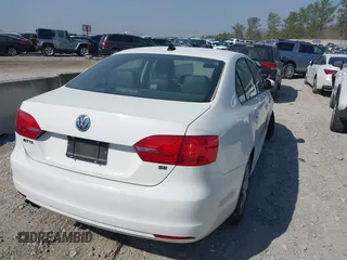 2014 Volkswagen Jetta Sedan SE w/Connectivity/Sunroof PZEV with VIN 3VWD17AJ5EM240340, listed as a IAAI auction lot 41787939 with 173,643 mi miles. Bid and sale history available at carsss.com. Image 4.