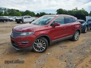 2015 Lincoln MKC z VIN 5LMCJ1A92FUJ04240, wystawiony jako Copart lot #56546475 z przebiegiem 59 936 mil mil oraz Szkody całkowita. Historia ofert i sprzedaży dostępna na DreamBid. Obrazek 1.