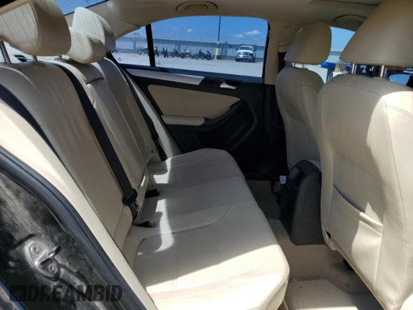 2013 Volkswagen Jetta SE z VIN 3VWDX7AJ3DM244240, wystawiony jako Copart lot #56669035 z przebiegiem 200 108 mil mil oraz Szkoda całkowita • Salvage title. Historia ofert i sprzedaży dostępna na DreamBid. Obrazek 10.