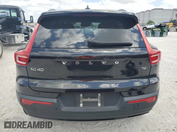 2021 Volvo XC40 R-Design z VIN YV4AC2HM1M2470902, wystawiony jako Copart lot #54275595 z przebiegiem 33 536 mil mil oraz Szkoda całkowita • Salvage title. Historia ofert i sprzedaży dostępna na DreamBid. Obrazek 6.