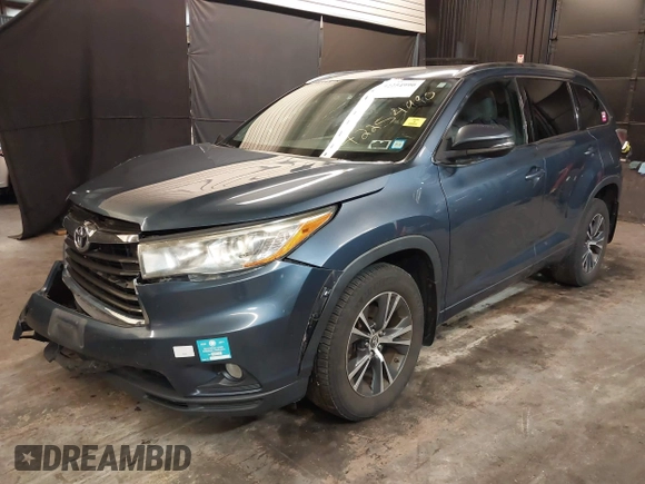 2016 Toyota Highlander XLE z VIN 5TDJKRFH8GS326488, wystawiony jako IAAI lot #42254990 z przebiegiem 120 382 mil mil oraz . Historia ofert i sprzedaży dostępna na DreamBid. Obrazek 18.