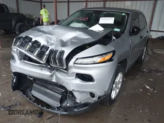 2015 Jeep Cherokee Sport с VIN 1C4PJMAB0FW613972, выставлен на аукционе IAAI как лот 42078623 с пробегом 162 052 миль миль и . История ставок и продаж доступна на DreamBid. Изображение 6.