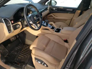 2020 Porsche Cayenne z VIN WP1AA2AY7LDA00154, wystawiony jako Copart lot #70432882 z przebiegiem 42 898 mil mil oraz . Historia ofert i sprzedaży dostępna na DreamBid. Obrazek 7.