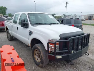 2008 Ford F-250 XL z VIN 1FTSW215X8EC30902, wystawiony jako IAAI lot #42683681 z przebiegiem 197 476 mil mil oraz . Historia ofert i sprzedaży dostępna na DreamBid. Obrazek 1.