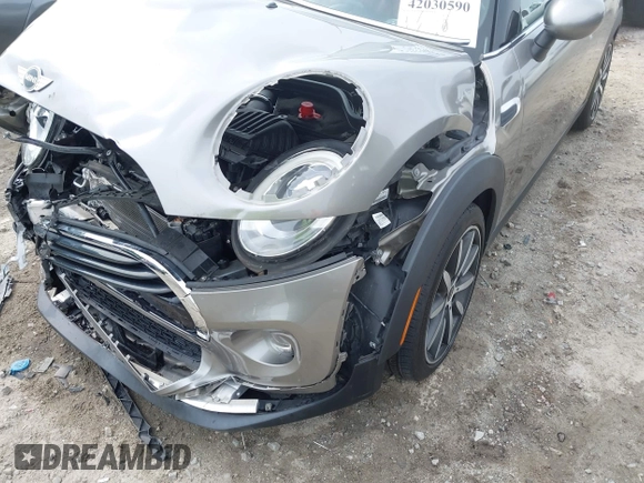 2016 MINI Convertible с VIN WMWWG5C53G3C19327, выставлен на аукционе IAAI как лот 42030590 с пробегом 33 898 миль миль и . История ставок и продаж доступна на DreamBid. Изображение 19.