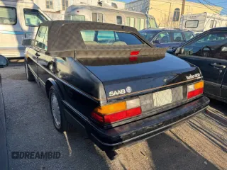 1988 Saab 900 z VIN YS3AT76L3J7040435, wystawiony jako Copart lot #60671325 z przebiegiem 44 319 mil mil oraz Czysty tytuł • Clean title. Historia ofert i sprzedaży dostępna na DreamBid. Obrazek 3.