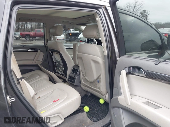 2008 Audi Q7 4.2L Premium with VIN WA1BV74L48D027949, listed as a IAAI auction lot 41516485 with 265,032 mi miles. Bid and sale history available at carsss.com. Image 8.