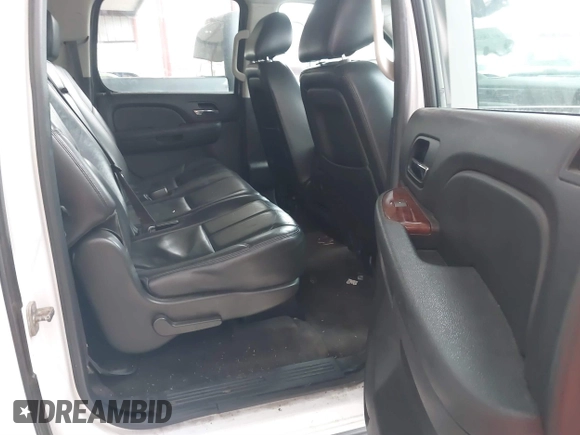 2014 GMC Yukon XL SLT with VIN 1GKS1KE02ER200489, listed as a IAAI auction lot 41385362 with 200,289 mi miles. Bid and sale history available at carsss.com. Image 8.