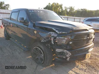 2021 Ram 1500 Lone Star z VIN 1C6RREFT4MN658626, wystawiony jako IAAI lot #40481828 z przebiegiem 92 275 mil mil oraz . Historia ofert i sprzedaży dostępna na DreamBid. Obrazek 1.