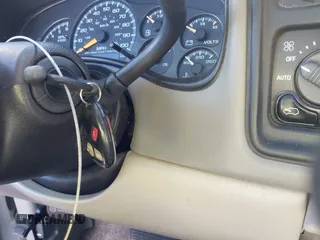 2000 GMC Yukon XL SLT z VIN 3GKEC16T4YG207037, wystawiony jako IAAI lot #41187142 z przebiegiem 264 247 mil mil oraz . Historia ofert i sprzedaży dostępna na DreamBid. Obrazek 11.