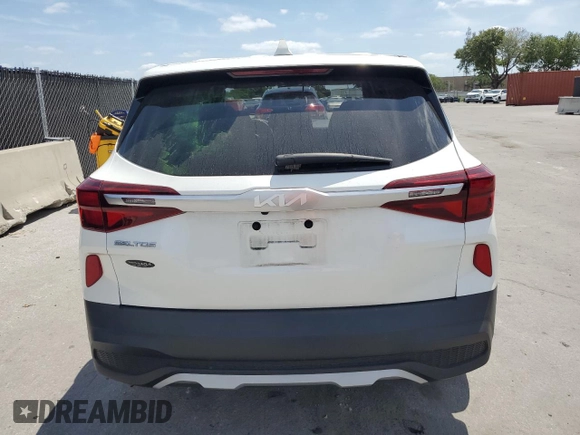 2023 Kia Seltos LX z VIN KNDEPCAA4P7377197, wystawiony jako Copart lot #54430015 z przebiegiem 37 693 mil mil oraz Szkoda całkowita • Salvage title. Historia ofert i sprzedaży dostępna na DreamBid. Obrazek 6.