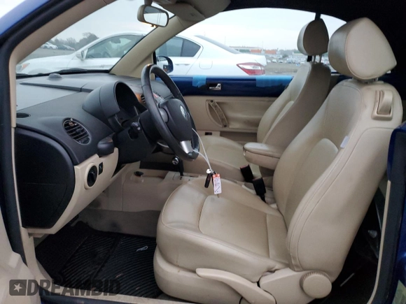 2008 Volkswagen Beetle SE with VIN 3VWRG31Y98M400590, listed as a Copart auction lot 86334134 with 118,307 mi miles and Salvage title. Bid and sale history available at DreamBid. Image 7.