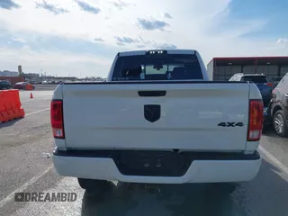 2018 Ram 2500 Big Horn z VIN 3C6UR5ML1JG177542, wystawiony jako IAAI lot #41850767 z przebiegiem 81 253 mil mil oraz . Historia ofert i sprzedaży dostępna na DreamBid. Obrazek 17.
