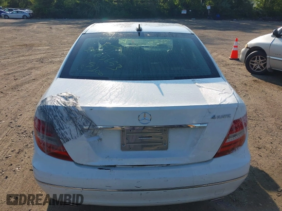 2013 Mercedes-Benz C 300 Sport with VIN WDDGF8AB8DR273075, listed as a IAAI auction lot 42406838 with Not provided miles and . Bid and sale history available at DreamBid. Image 15.