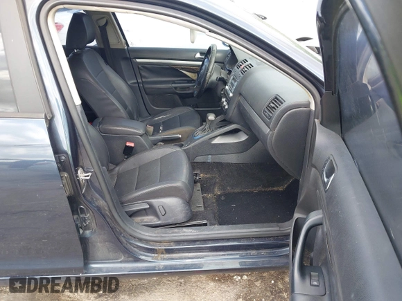 2010 Volkswagen Jetta SEL with VIN 3VWRX7AJ4AM155780, listed as a IAAI auction lot 42670291 with 146,409 mi miles and . Bid and sale history available at DreamBid. Image 5.