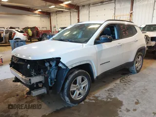 2022 Jeep Compass Latitude with VIN 3C4NJDBB9NT152152, listed as a IAAI auction lot 41377165 with 58,993 mi miles and . Bid and sale history available at DreamBid. Image 18.