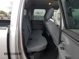 2018 Ram 1500 SLT z VIN 1C6RR6GG9JS317288, wystawiony jako Copart lot #50593095 z przebiegiem 128 698 mil mil oraz Szkoda całkowita • Salvage title. Historia ofert i sprzedaży dostępna na DreamBid. Obrazek 10.