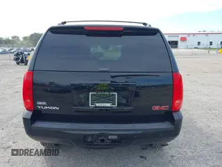 2009 GMC Yukon SLT 4SB with VIN 1GKFK33049R209059, listed as a IAAI auction lot 41673686 with 206,570 mi miles and . Bid and sale history available at DreamBid. Image 16.