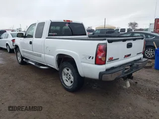 2004 Chevrolet Silverado 1500 with VIN 1GCEK19T94E112663, listed as a IAAI auction lot 41449079 with 174,068 mi miles and . Bid and sale history available at DreamBid. Image 3.