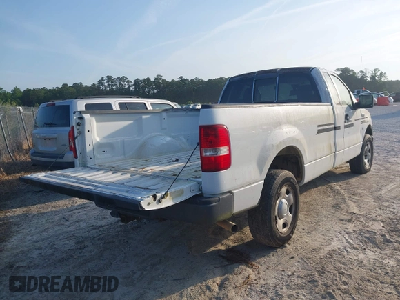 2008 Ford F-150 XL z VIN 1FTRF14VX8KE90979, wystawiony jako IAAI lot #42166971 z przebiegiem 274 511 mil mil oraz . Historia ofert i sprzedaży dostępna na DreamBid. Obrazek 4.