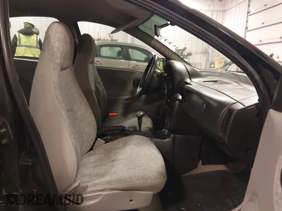 1997 Saturn SL with VIN 1G8ZH5280VZ172929, listed as a IAAI auction lot 41273214 with 134,972 mi miles. Bid and sale history available at carsss.com. Image 5.