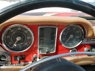 1971 Mercedes-Benz SL with VIN 11304412021905, listed as a Copart auction lot 76790644 with 39,936 mi miles and Salvage title. Bid and sale history available at DreamBid. Image 9.