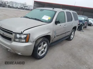 2007 Chevrolet Tahoe LTZ z VIN 1GNFK13037J332824, wystawiony jako IAAI lot #41505874 z przebiegiem 219 823 mil mil oraz . Historia ofert i sprzedaży dostępna na DreamBid. Obrazek 17.