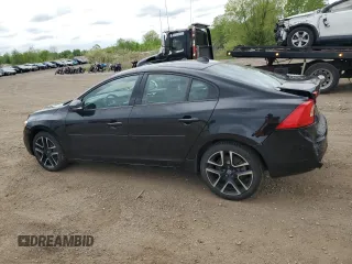 2018 Volvo S60 Dynamic z VIN YV126MFL8J2456490, wystawiony jako Copart lot #56557475 z przebiegiem 70 224 mil mil oraz Szkoda całkowita • Salvage title. Historia ofert i sprzedaży dostępna na DreamBid. Obrazek 2.