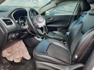 2020 Jeep Compass Latitude с VIN 3C4NJDBB0LT101376, выставлен на аукционе Copart как лот 52676275 с пробегом 35 965 миль миль и Списание • Salvage title. История ставок и продаж доступна на DreamBid. Изображение 7.