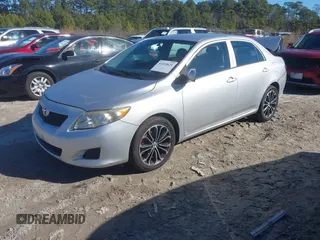 2010 Toyota Corolla z VIN 1NXBU4EE5AZ354952, wystawiony jako IAAI lot #41455621 z przebiegiem 178 878 mil mil oraz . Historia ofert i sprzedaży dostępna na DreamBid. Obrazek 2.
