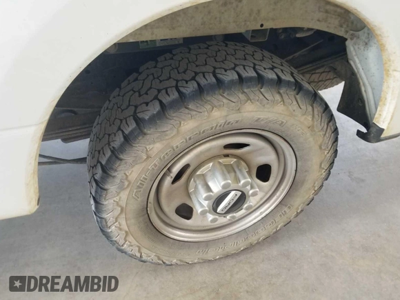 2017 Ford F-350 XL with VIN 1FT7W3AT7HED28246, listed as a IAAI auction lot 42715632 with 133,085 mi miles and . Bid and sale history available at DreamBid. Image 4.