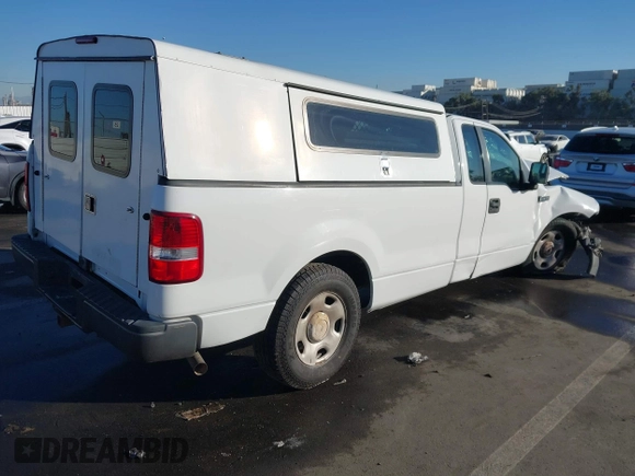 2008 Ford F-150 XL z VIN 1FTVF12508KE42733, wystawiony jako IAAI lot #41335857 z przebiegiem Nie podano mil oraz . Historia ofert i sprzedaży dostępna na DreamBid. Obrazek 4.