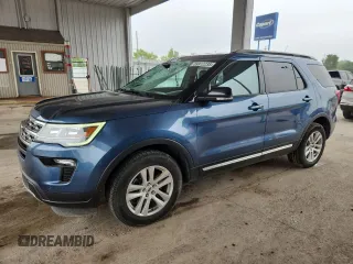 2018 Ford Explorer XLT z VIN 1FM5K8D89JGA78862, wystawiony jako Copart lot #59912235 z przebiegiem 132 897 mil mil oraz Szkoda całkowita • Salvage title. Historia ofert i sprzedaży dostępna na DreamBid. Obrazek 1.